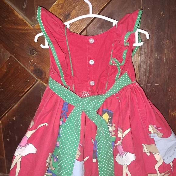 A hand made girls dress size 2t🎄🎁